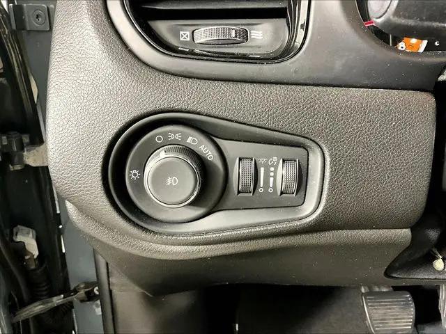 2017 Jeep Renegade Altitude FWD