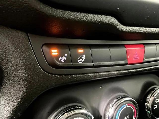 2017 Jeep Renegade Altitude FWD
