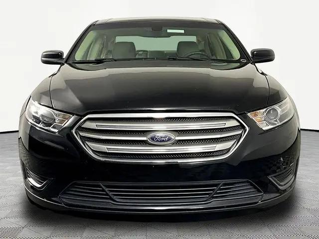 2017 Ford Taurus SE