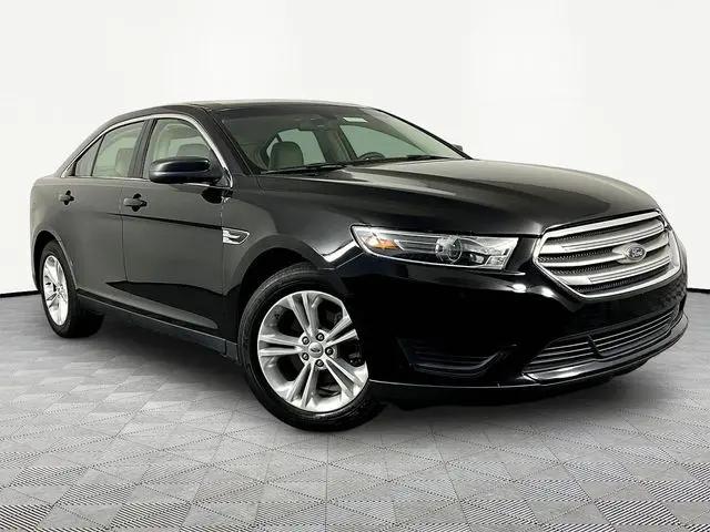 2017 Ford Taurus SE