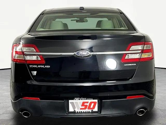 2017 Ford Taurus SE
