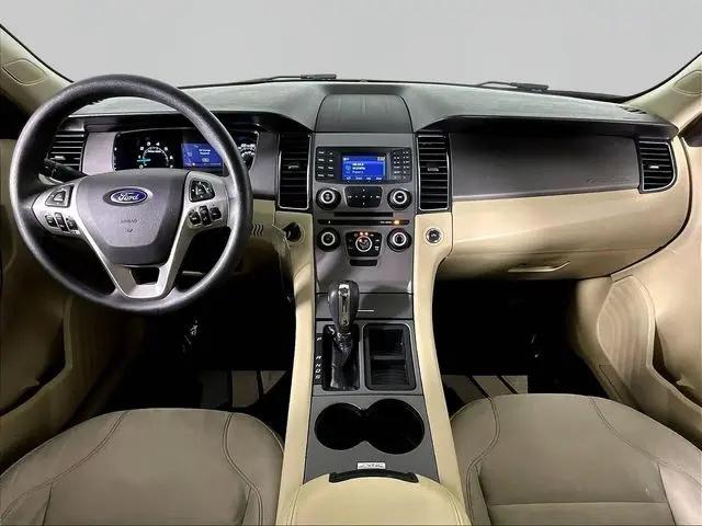2017 Ford Taurus SE