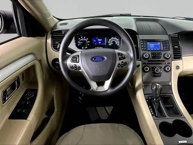 2017 Ford Taurus SE