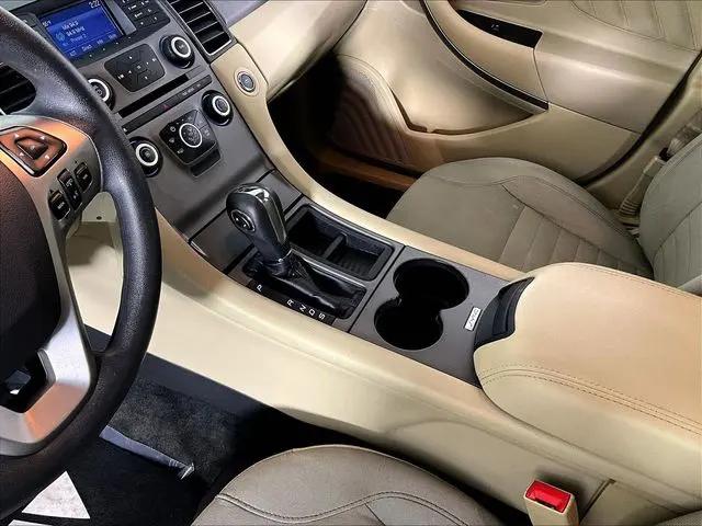 2017 Ford Taurus SE
