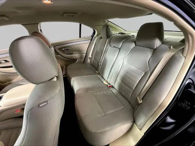2017 Ford Taurus SE