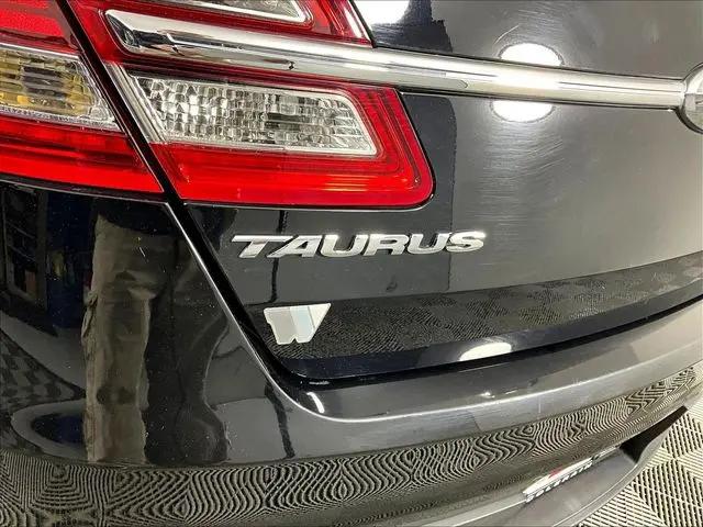 2017 Ford Taurus SE