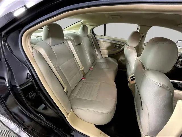 2017 Ford Taurus SE