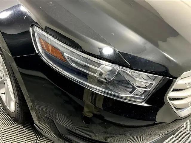 2017 Ford Taurus SE