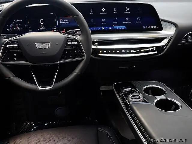 2024 Cadillac iQ Sport w/1SF