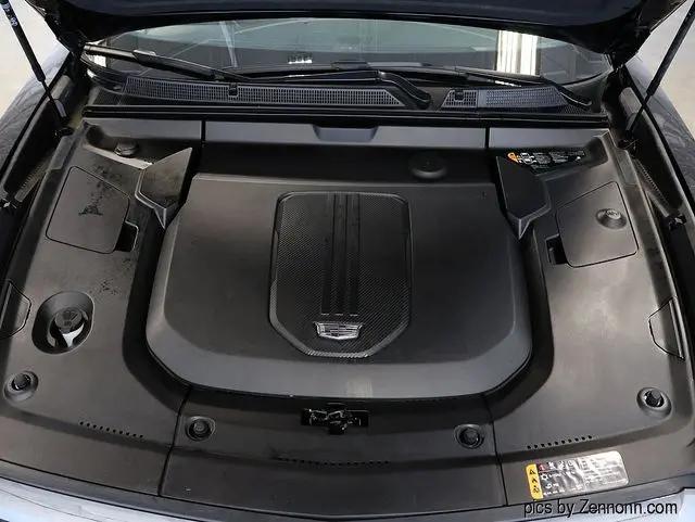 2024 Cadillac iQ Sport w/1SF