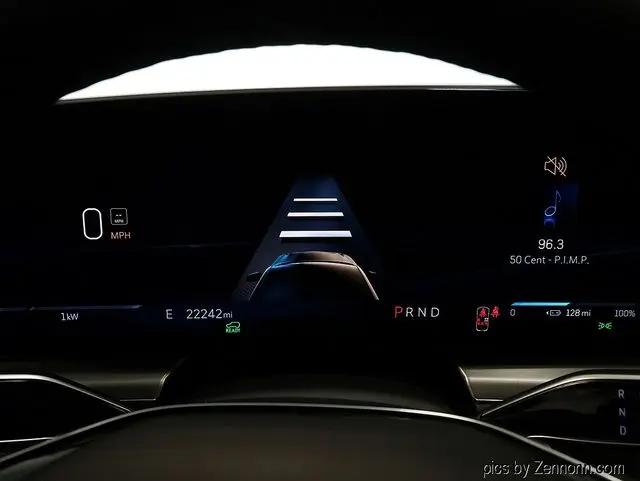 2024 Cadillac iQ Luxury w/1SC