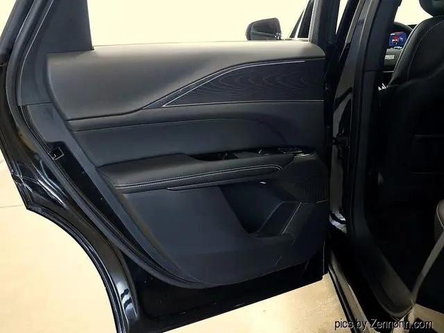2024 Cadillac iQ Luxury w/1SC