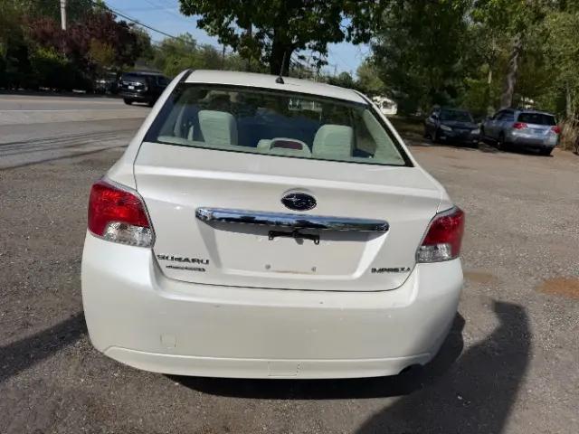 2012 Subaru Impreza 2.0i