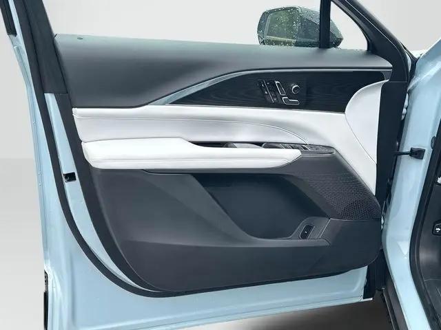 2024 Cadillac iQ Luxury w/1SC