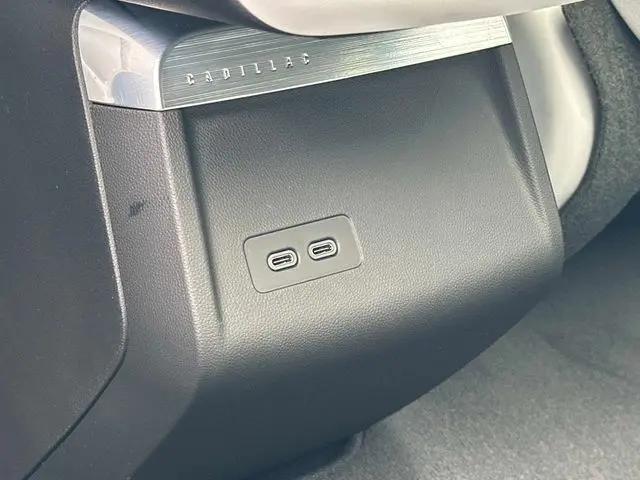 2024 Cadillac iQ Luxury w/1SC