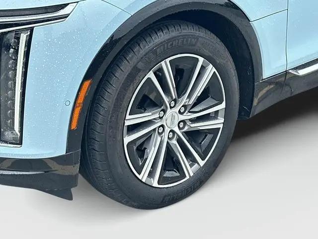 2024 Cadillac iQ Luxury w/1SC