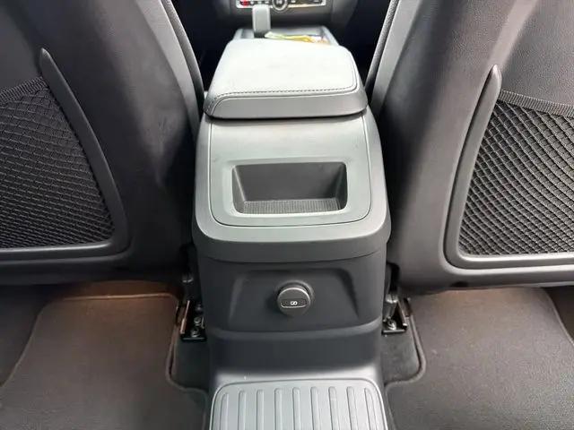 2023 Volvo XC60 Recharge T8 Plus Bright Theme