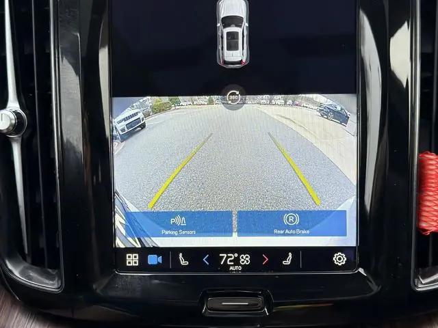 2023 Volvo XC60 Recharge T8 Plus Bright Theme