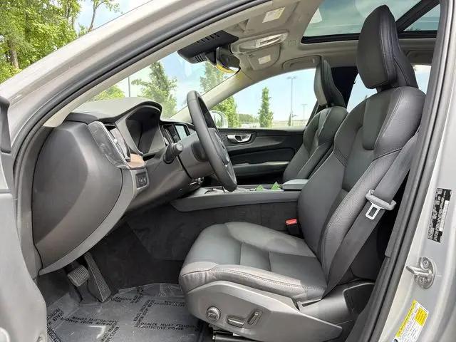 2023 Volvo XC60 Recharge T8 Plus Bright Theme