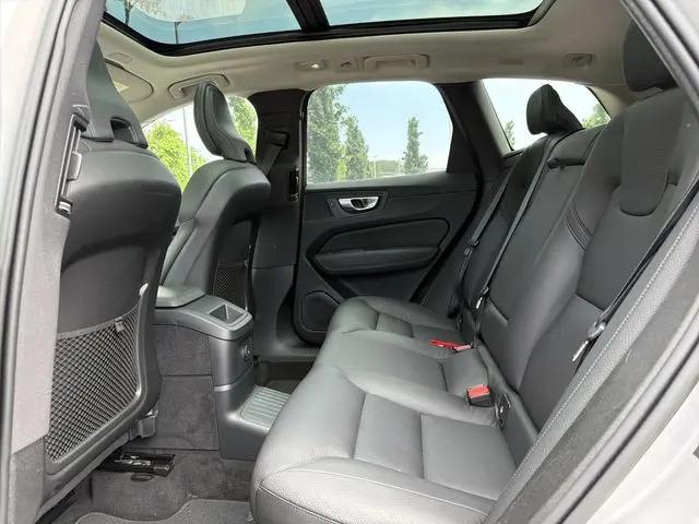 2023 Volvo XC60 Recharge T8 Plus Bright Theme