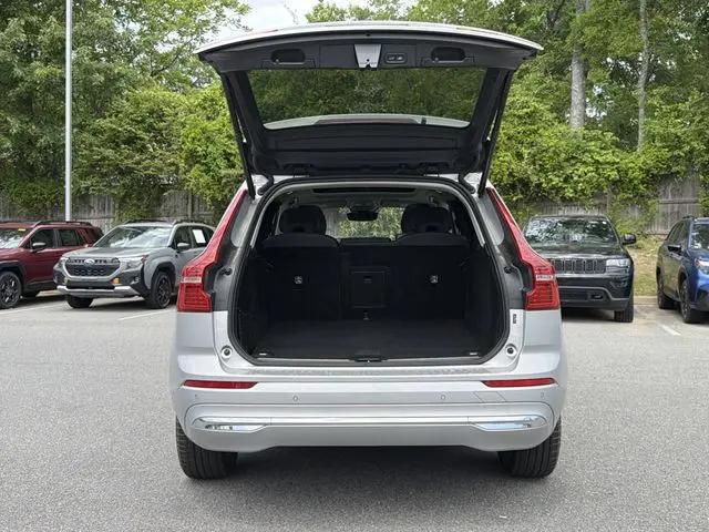 2023 Volvo XC60 Recharge T8 Plus Bright Theme