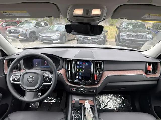 2023 Volvo XC60 Recharge T8 Plus Bright Theme