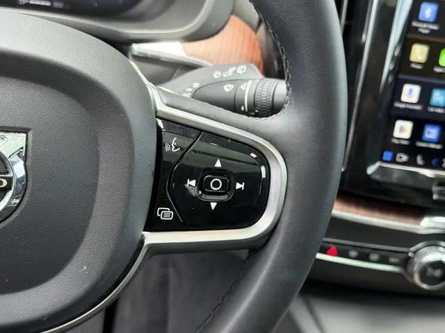 2023 Volvo XC60 Recharge T8 Plus Bright Theme