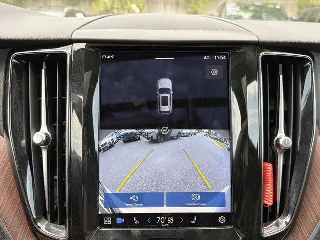 2023 Volvo XC60 Recharge T8 Plus Bright Theme