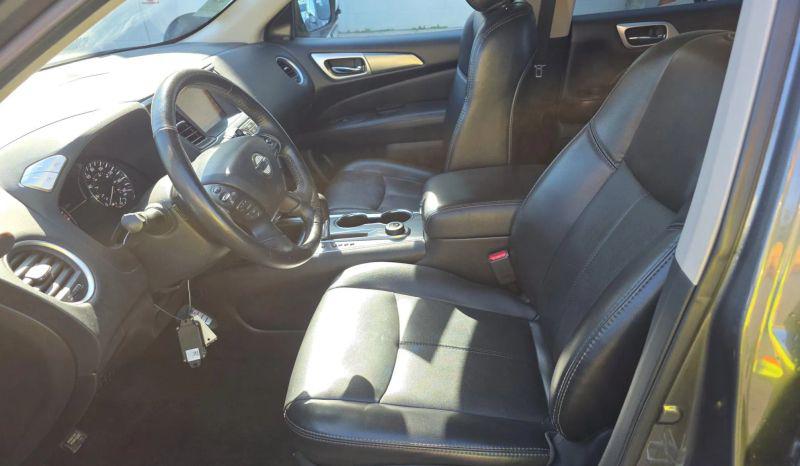 2019 Nissan Pathfinder SL