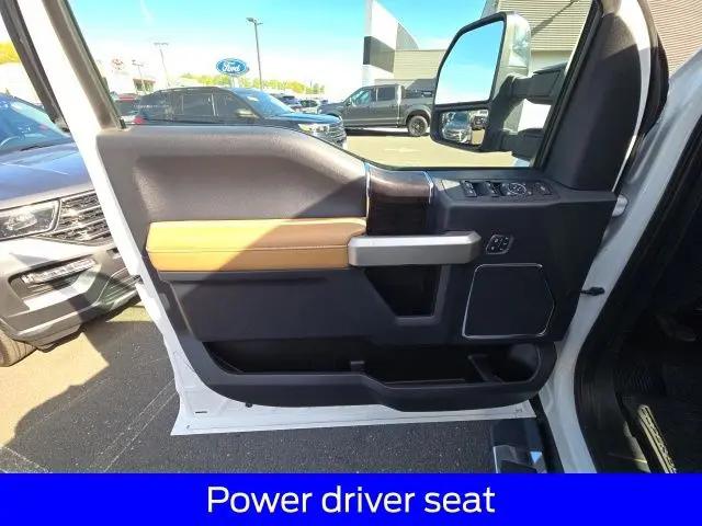 2022 Ford F-350 LARIAT