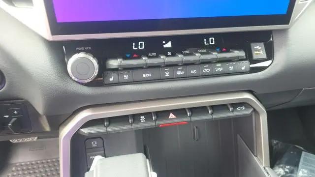 2026 Toyota Tundra Limited CrewMax 5.5' Bed