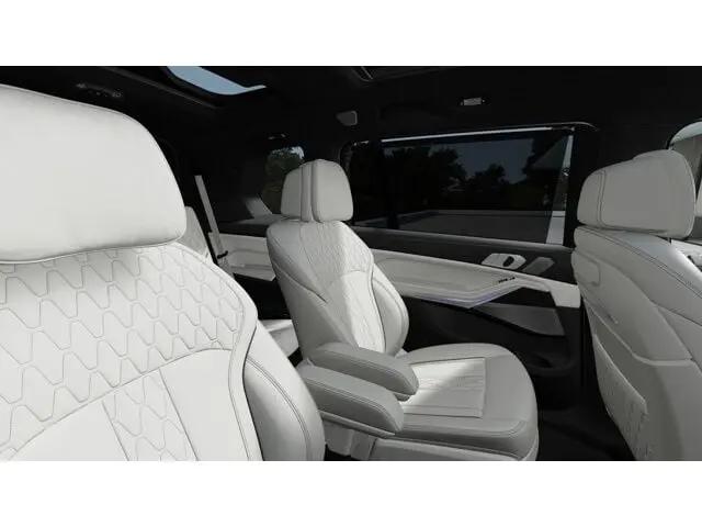 2027 BMW X7 M60i