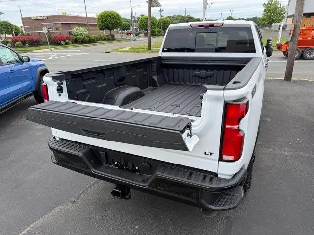 2026 Chevrolet Silverado 3500HD Crew Cab, Long Bed, LT Dual Rear Wheel, RWD