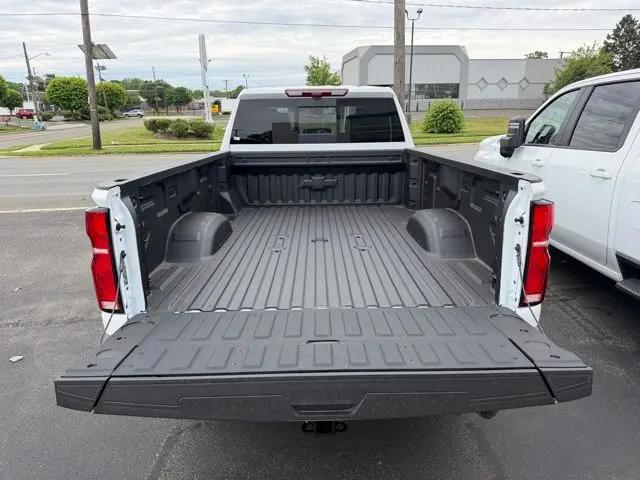 2026 Chevrolet Silverado 3500HD Crew Cab, Long Bed, LT Dual Rear Wheel, RWD
