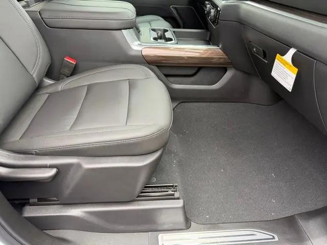 2026 Chevrolet Silverado 3500HD Crew Cab, Long Bed, LT Dual Rear Wheel, RWD