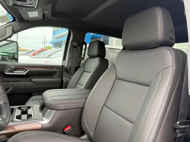 2026 Chevrolet Silverado 3500HD Crew Cab, Long Bed, LT Dual Rear Wheel, RWD