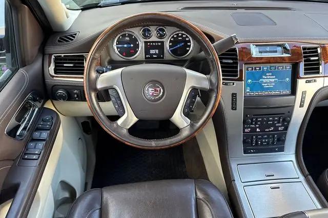 2011 Cadillac Escalade ESV Platinum Edition