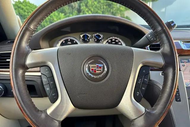 2011 Cadillac Escalade ESV Platinum Edition