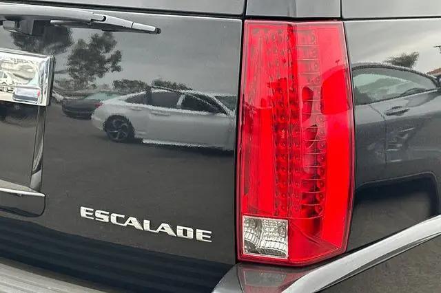 2011 Cadillac Escalade ESV Platinum Edition