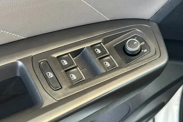 2023 Volkswagen Atlas Cross Sport 2.0T SE