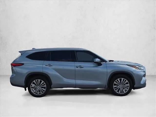 2023 Toyota Highlander Platinum
