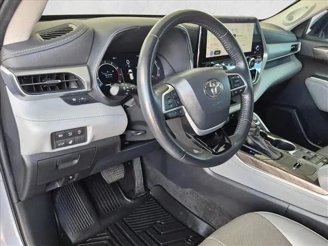 2023 Toyota Highlander Platinum