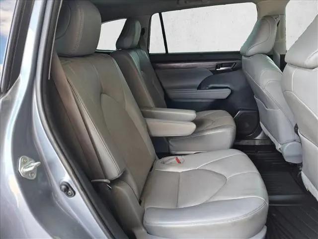 2023 Toyota Highlander Platinum