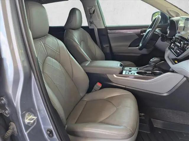 2023 Toyota Highlander Platinum