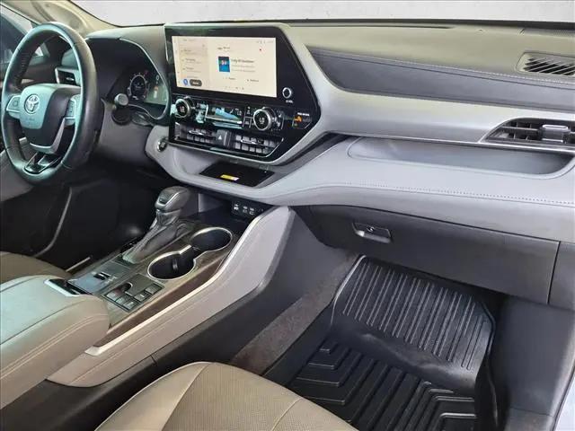 2023 Toyota Highlander Platinum