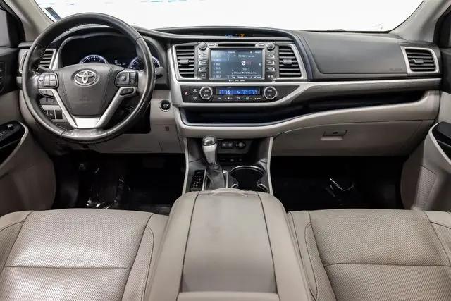 2017 Toyota Highlander Limited