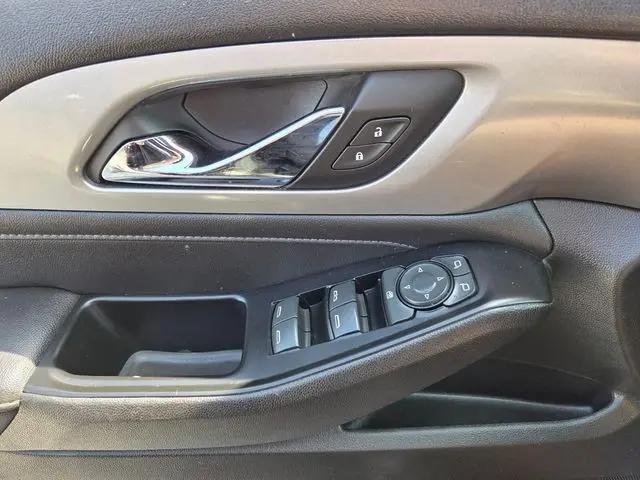2023 Chevrolet Traverse FWD LT Cloth