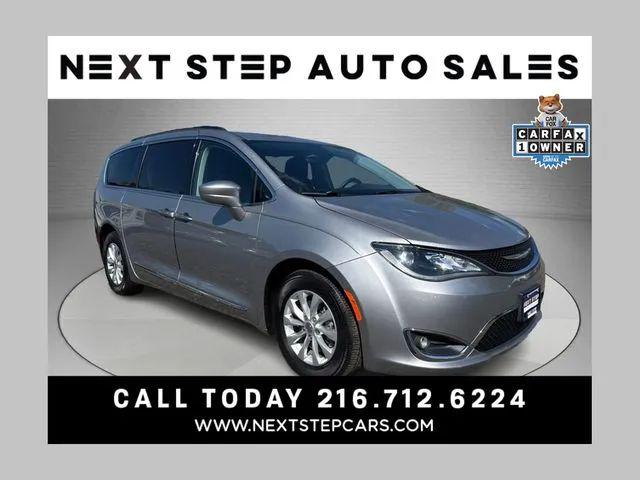 2017 Chrysler Pacifica Touring-L for sale in Kirtland, OH