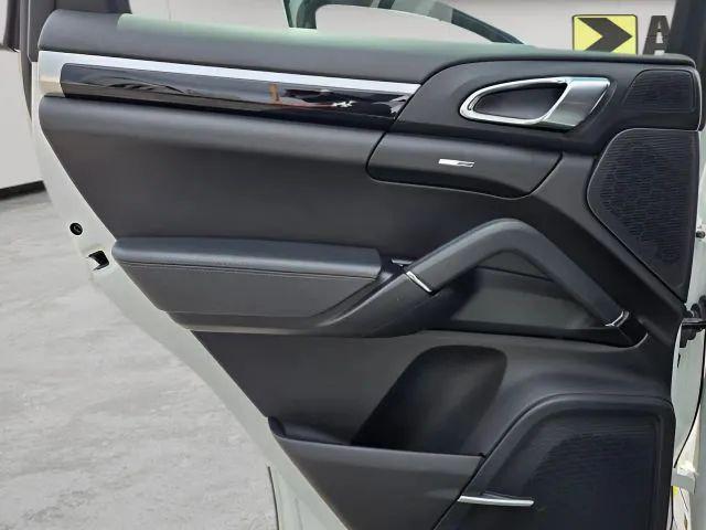 2016 Porsche Cayenne Base