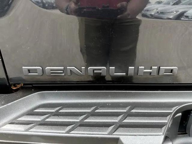 2011 GMC Sierra 2500HD Denali